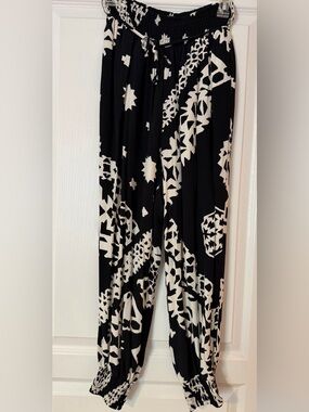Anthropologie Aniya Balloon Smocked Joggers in Black Size XS